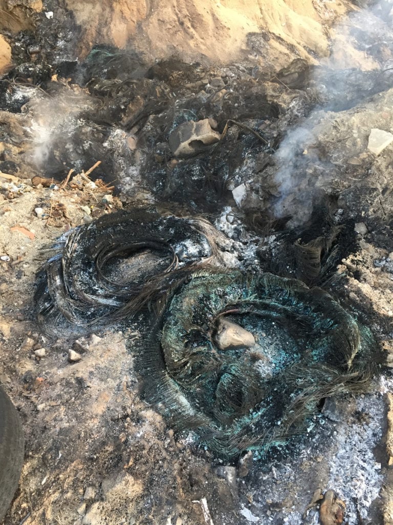Burnt Tires - Llenteras Quemados